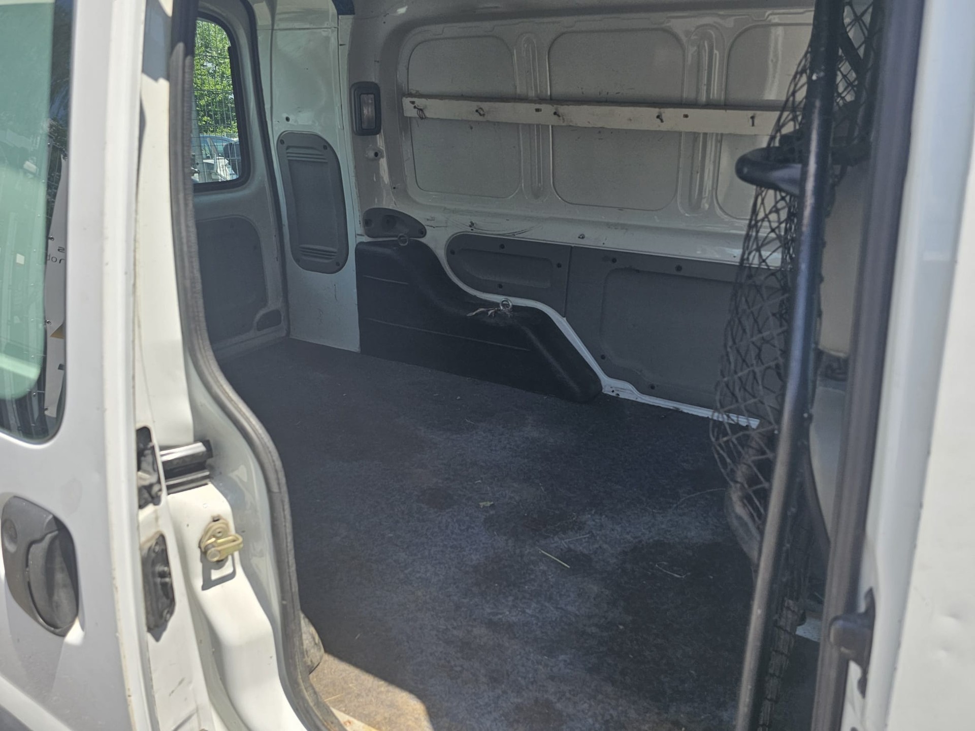 RENAULT Kangoo 1.5 dCi Grand Volume-image-7