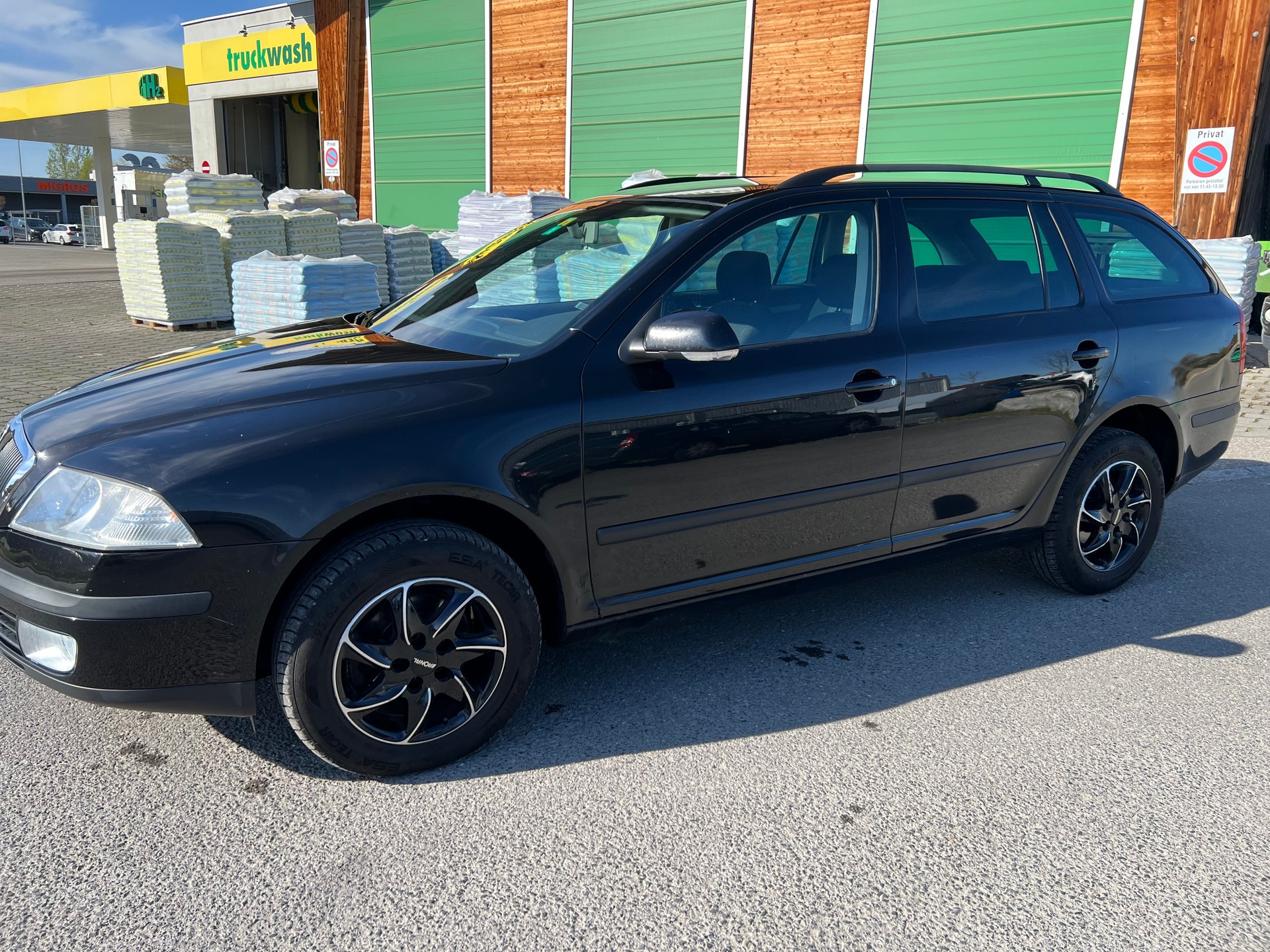 SKODA Octavia 1.9 TDI Swiss Ice Hockey 4x4-image-1