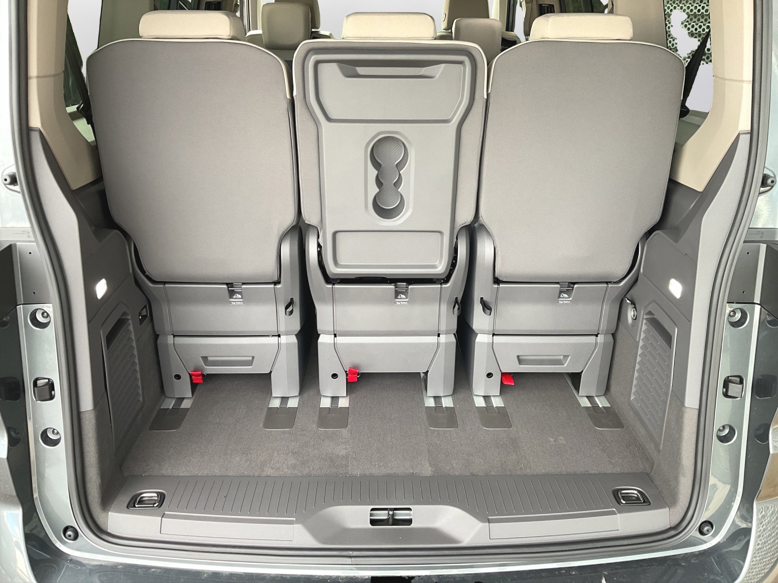 VW Multivan 2.0 TDI Liberty DSG-image-11