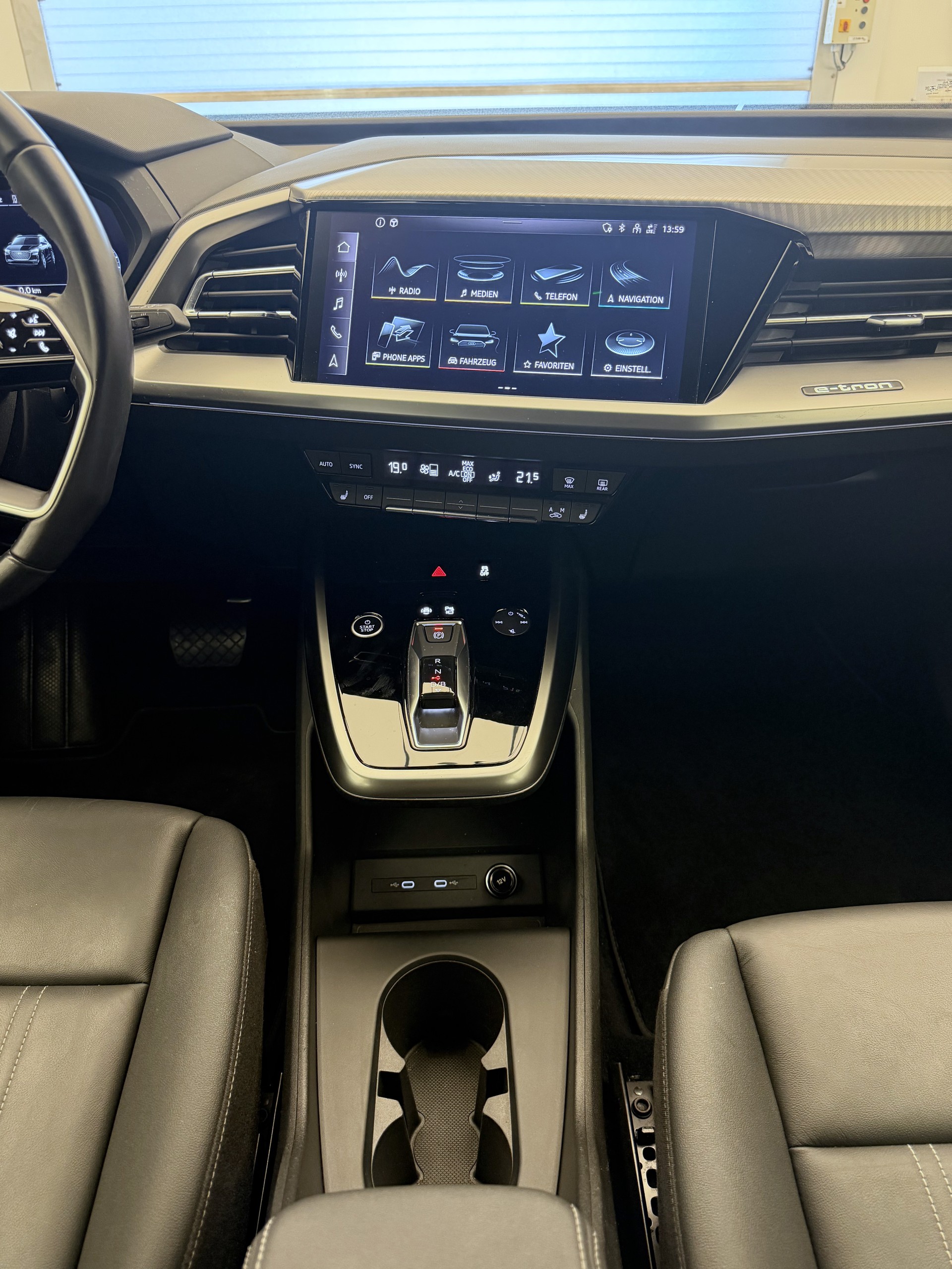 AUDI Q4 e-tron 50 quattro-image-9