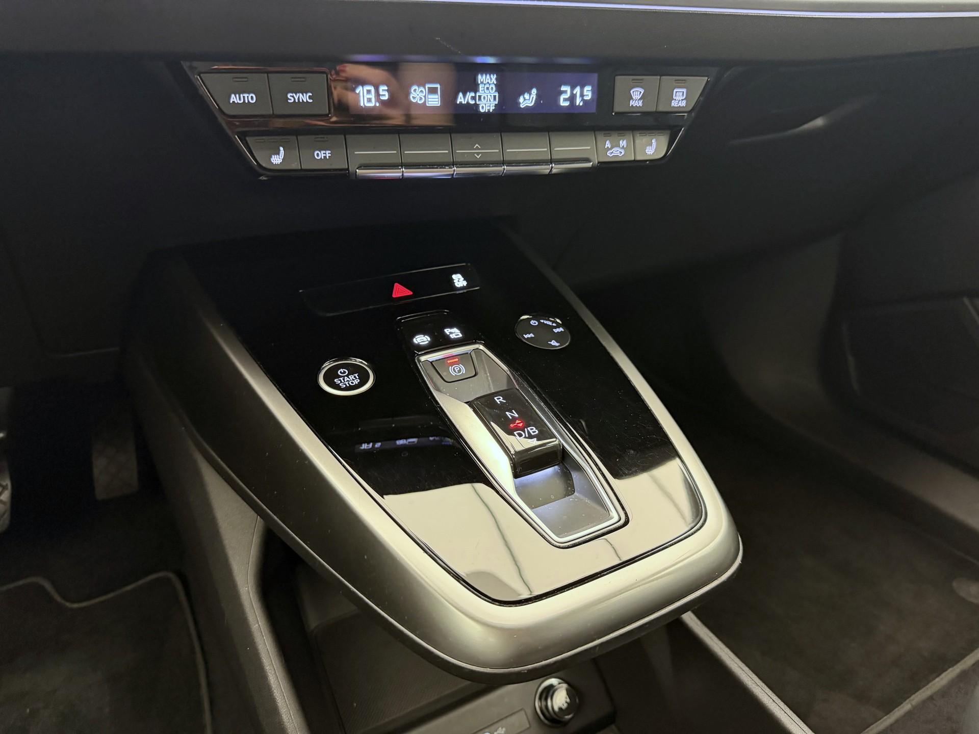 AUDI Q4 e-tron 50 quattro-image-11