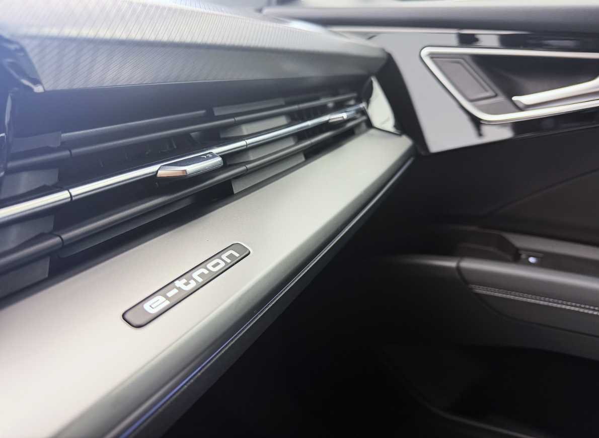 AUDI Q4 e-tron 50 quattro-image-16