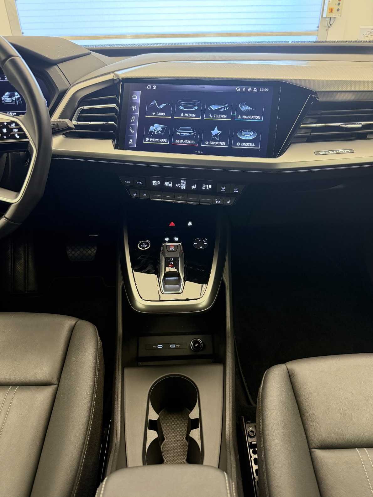 AUDI Q4 e-tron 50 quattro-image-9
