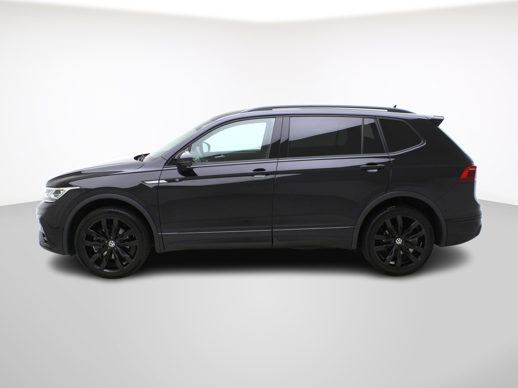VW Tiguan Allspace 2.0 TSI DSG R-Line Black Style 4Motion-image-1