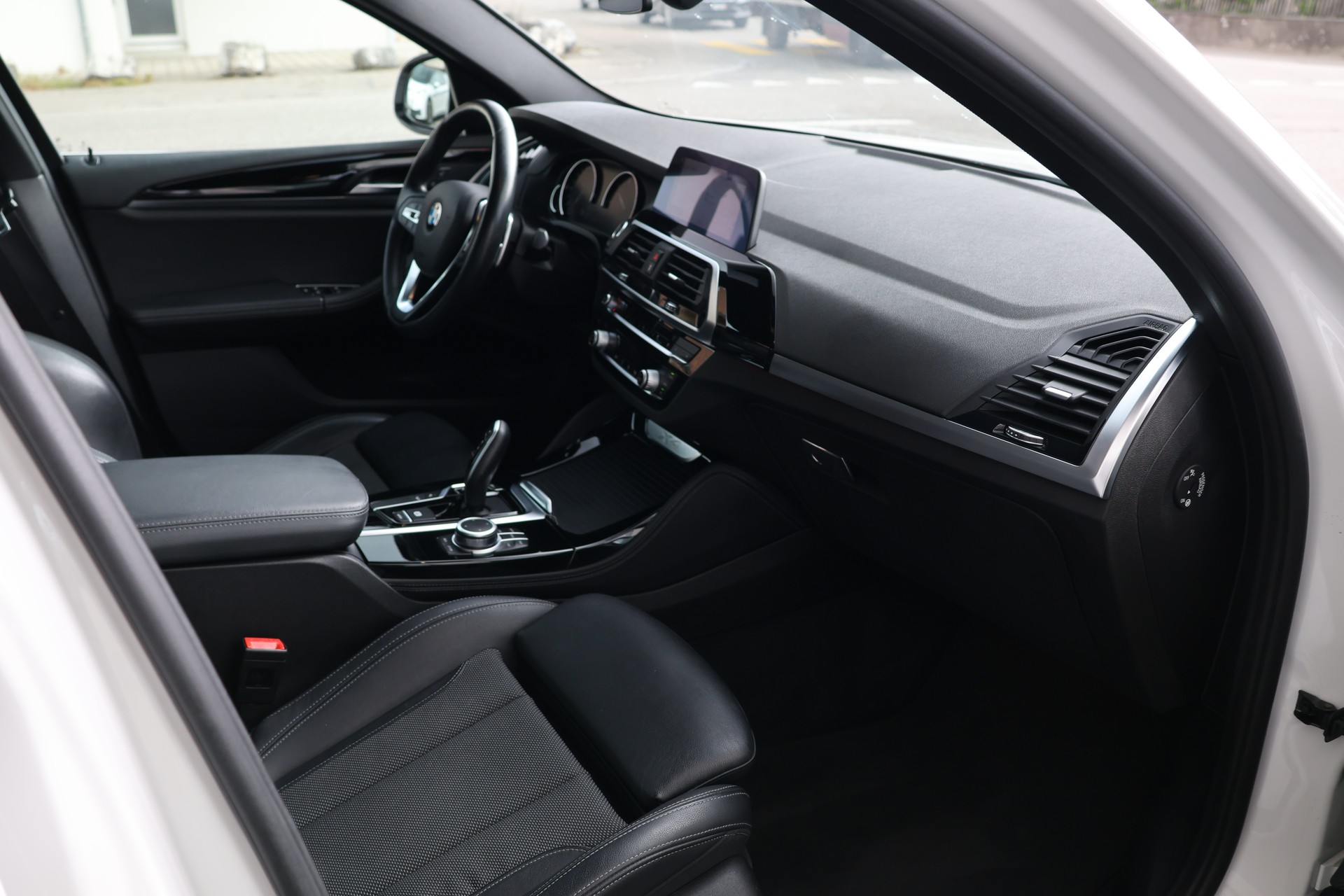 BMW X4 xDrive 20d xLine Steptronic (CH)-image-16