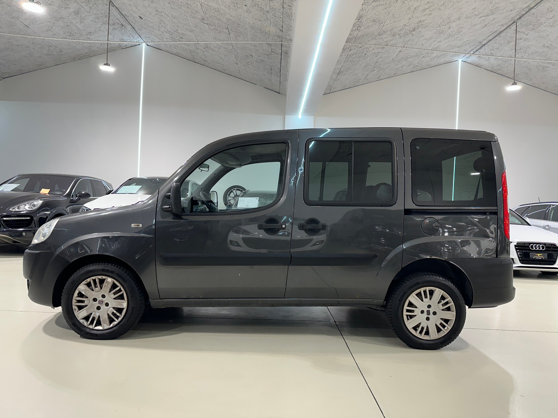 FIAT Doblò 1.4 Family-image-4