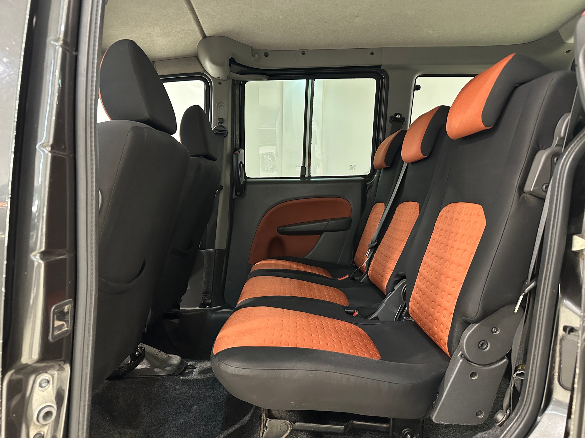 FIAT Doblò 1.4 Family-image-16