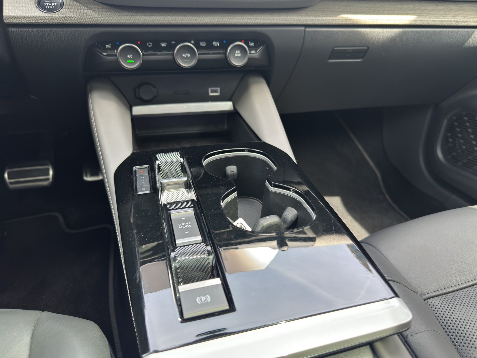 CITROEN C5 X 1.6i PHEV Shine Pack e-EAT8-image-39