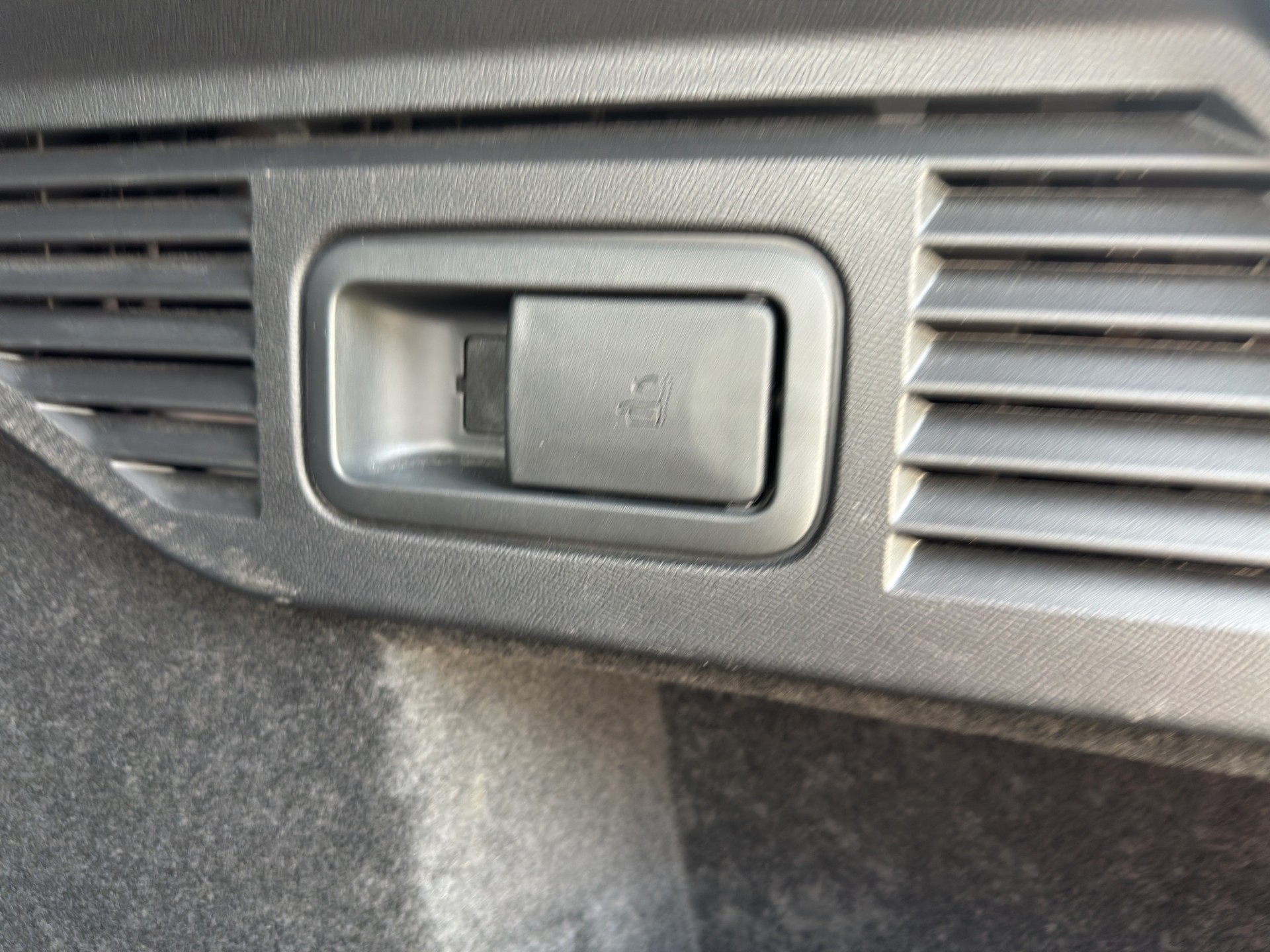 CITROEN C5 X 1.6i PHEV Shine Pack e-EAT8-image-11