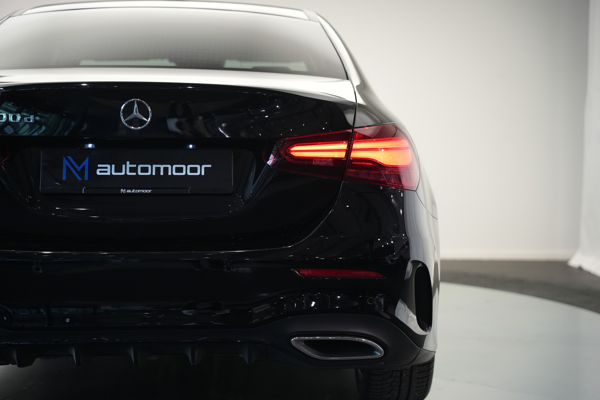 MERCEDES-BENZ A 200 d AMG Line 8G-DCT *Facelift*-image-31