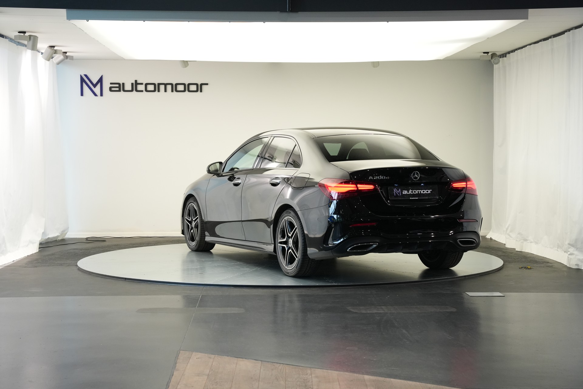 MERCEDES-BENZ A 200 d AMG Line 8G-DCT *Facelift*-image-6