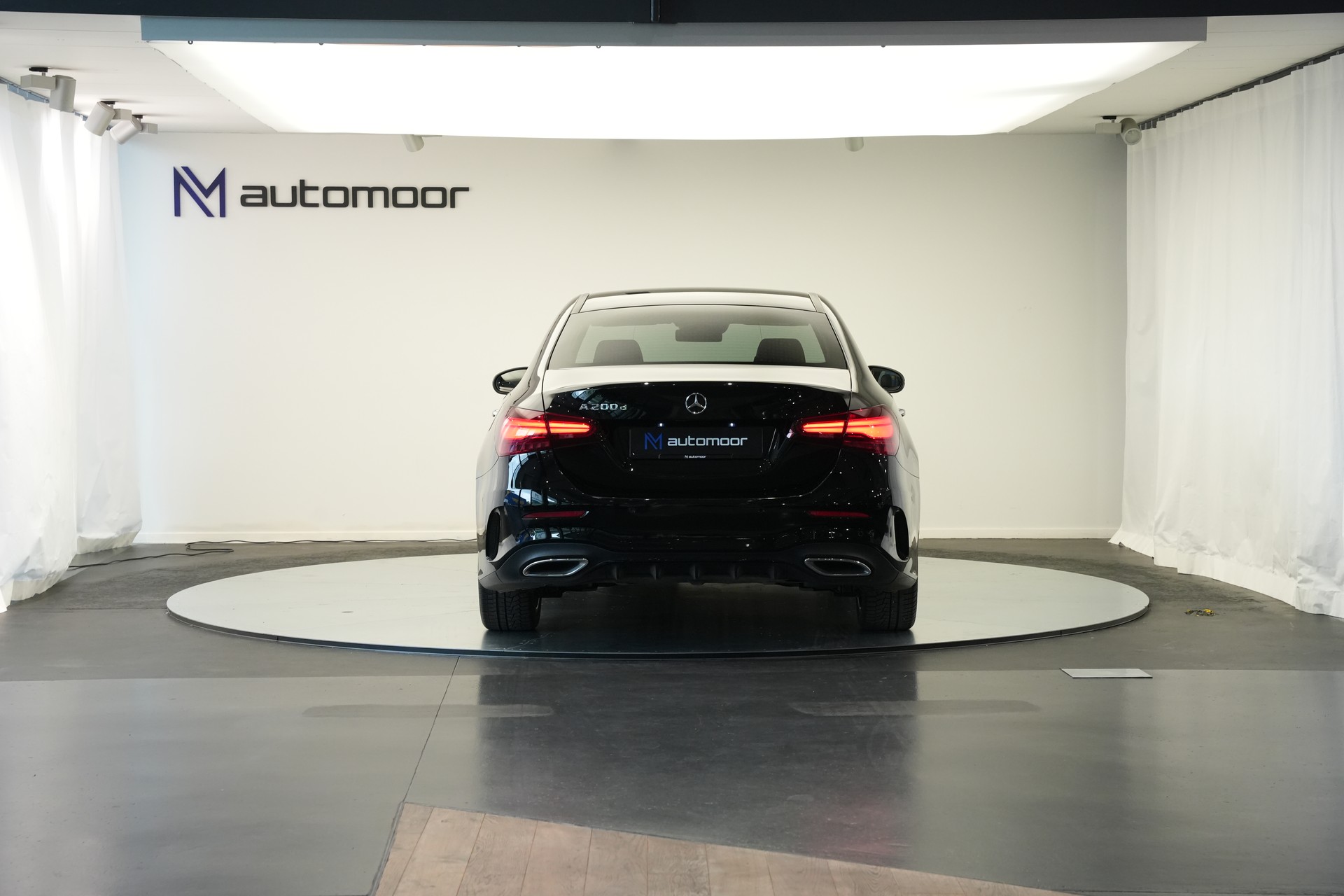MERCEDES-BENZ A 200 d AMG Line 8G-DCT *Facelift*-image-5
