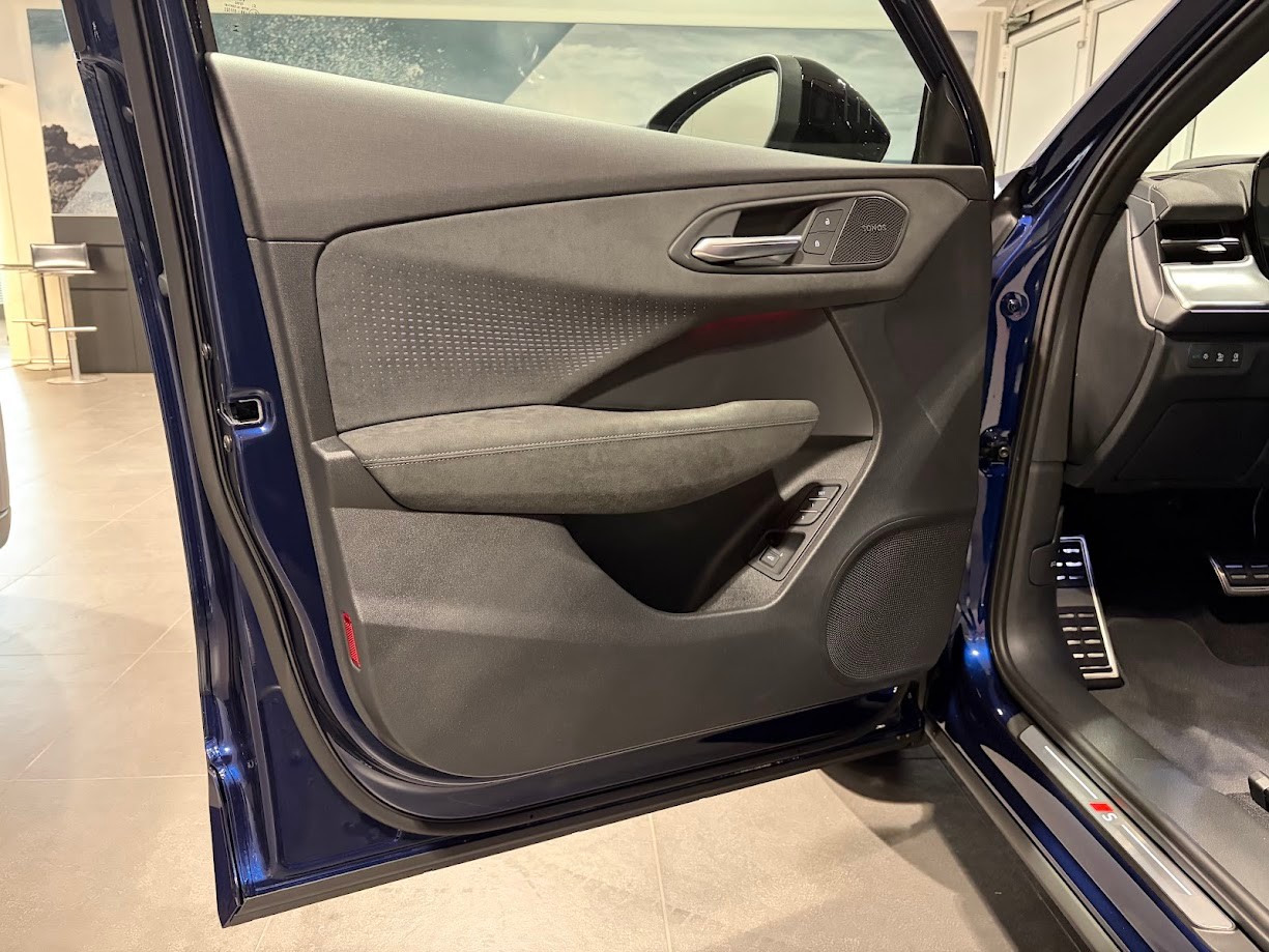 AUDI Q3 SUV TFSI quattro 195 kW S tronic-image-2
