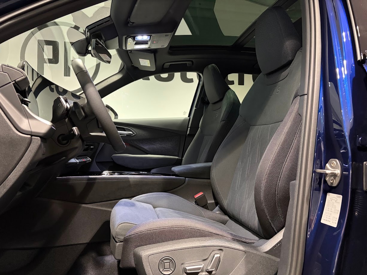 AUDI Q3 SUV TFSI quattro 195 kW S tronic-image-3