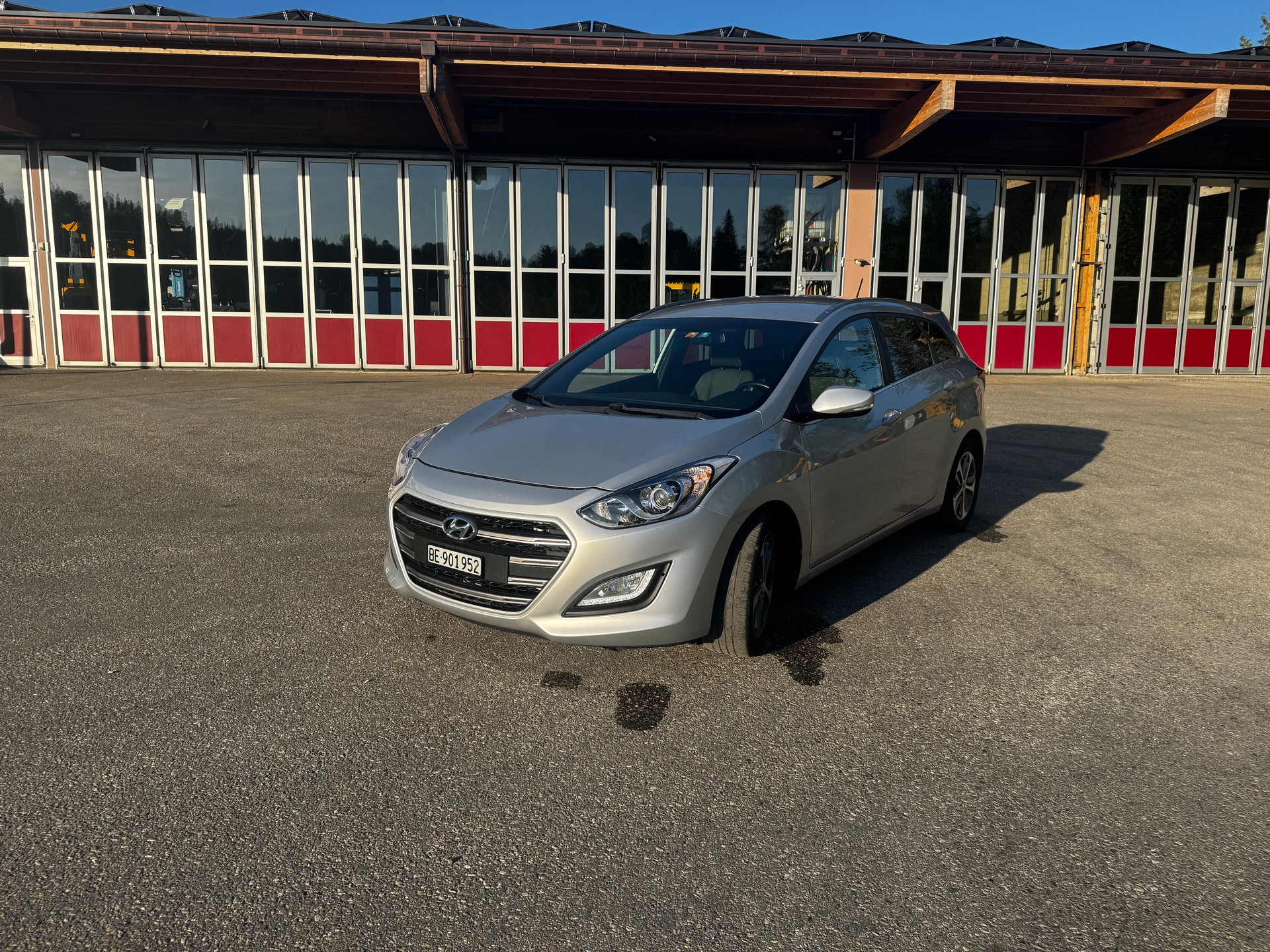 HYUNDAI 1.6 CRDi Vertex-image-1