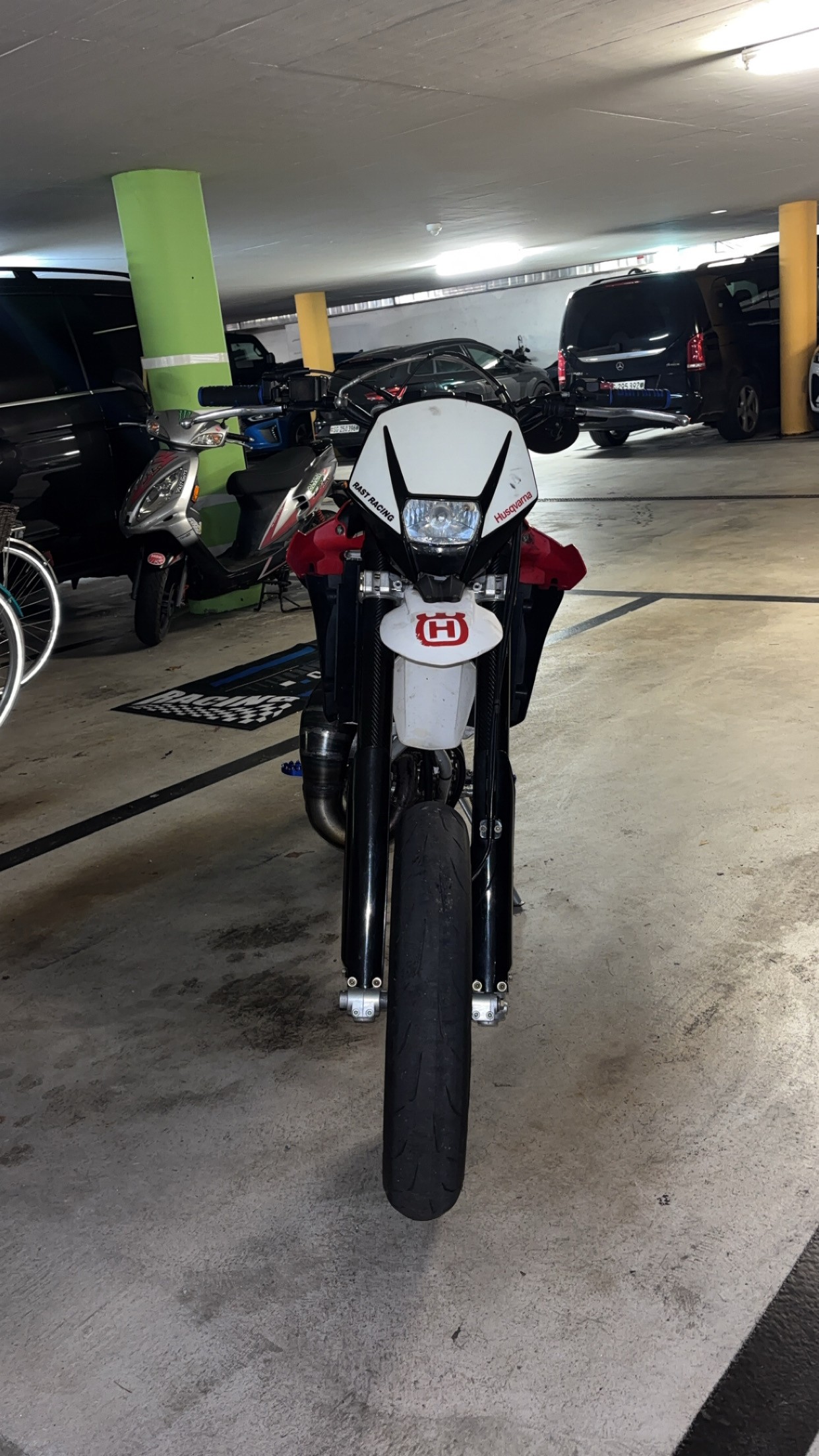 HUSQVARNA Supermoto-image-1