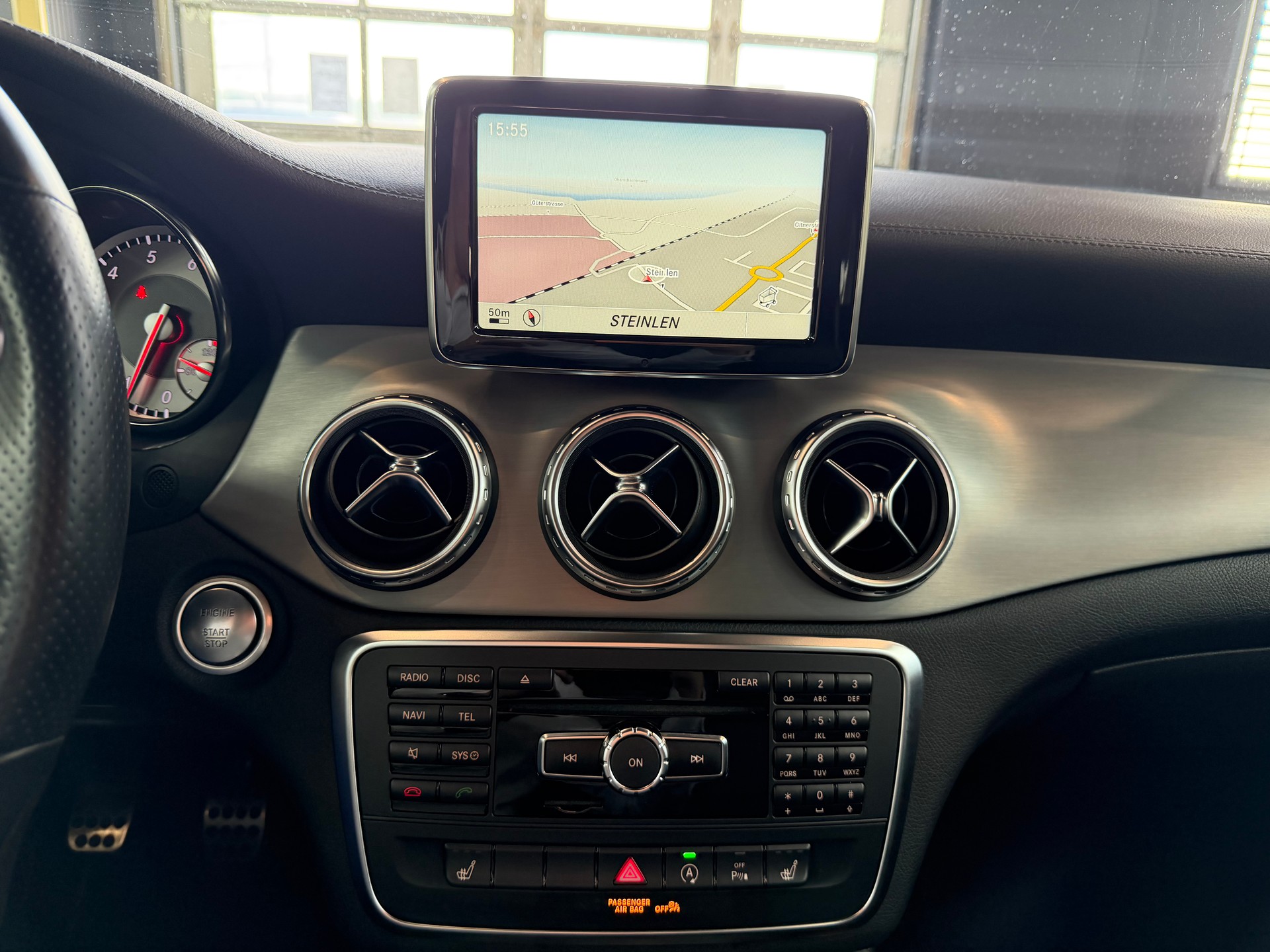 MERCEDES-BENZ GLA 200 AMG Line-image-16