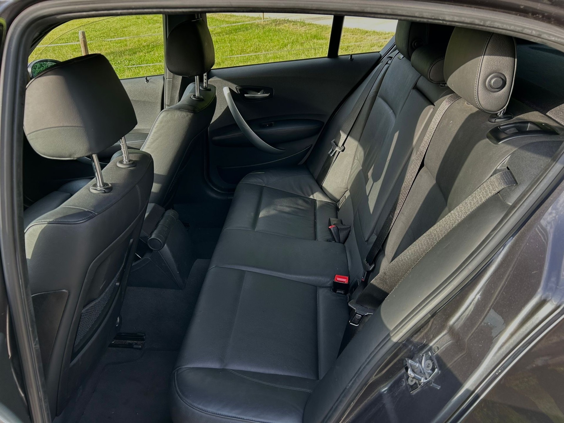 BMW 130i-image-5
