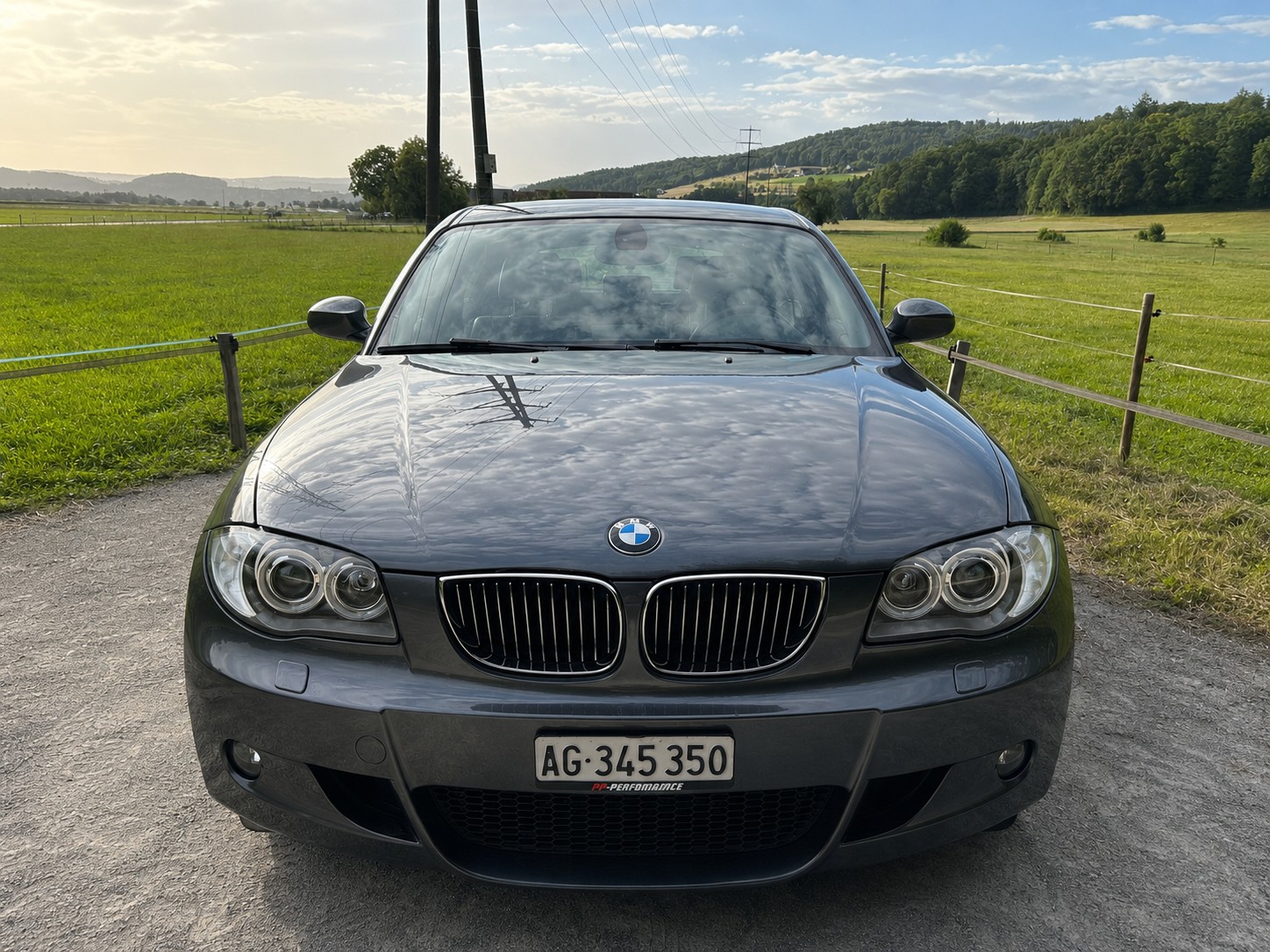 BMW 130i-image-2