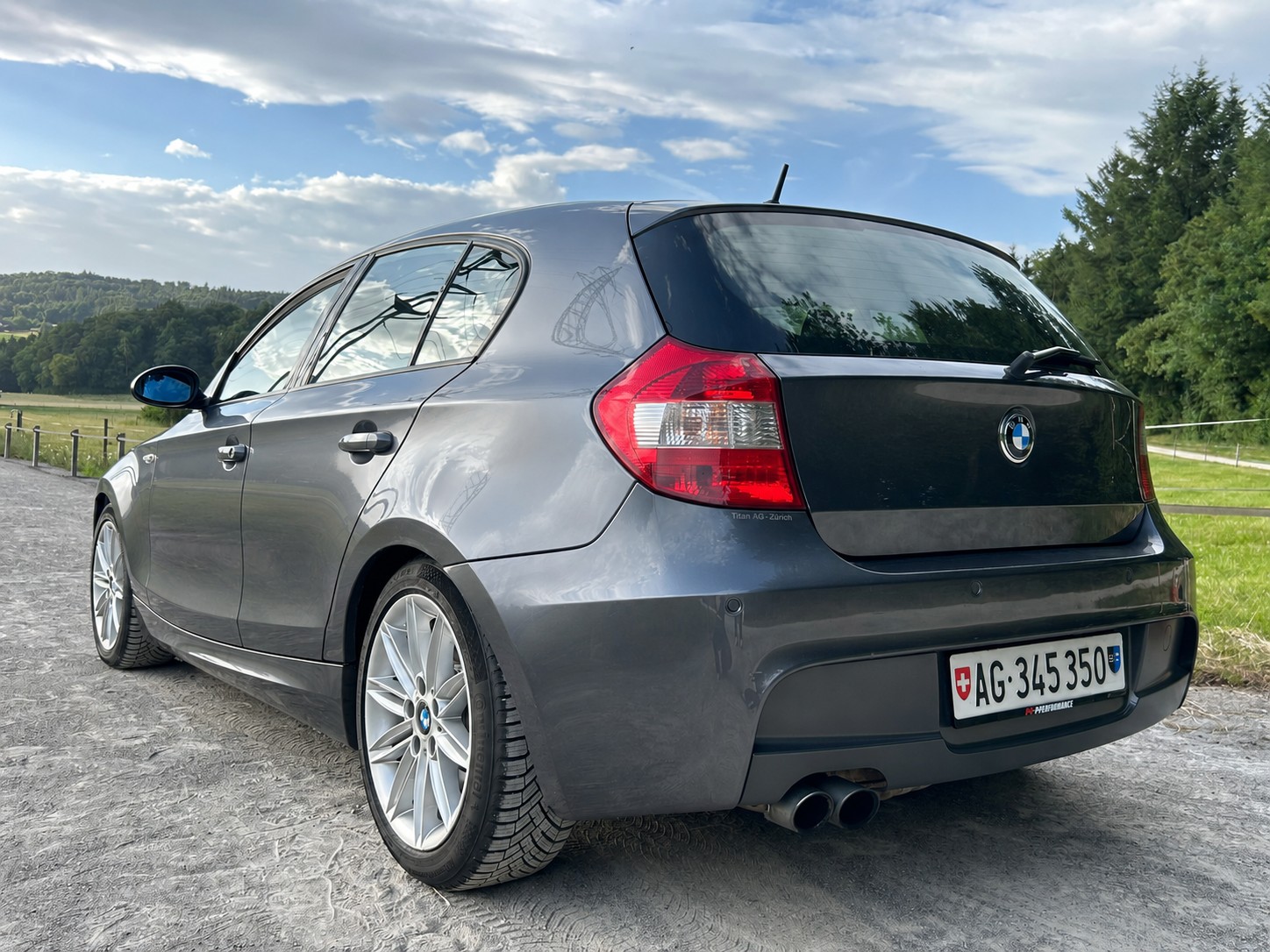 BMW 130i-image-1