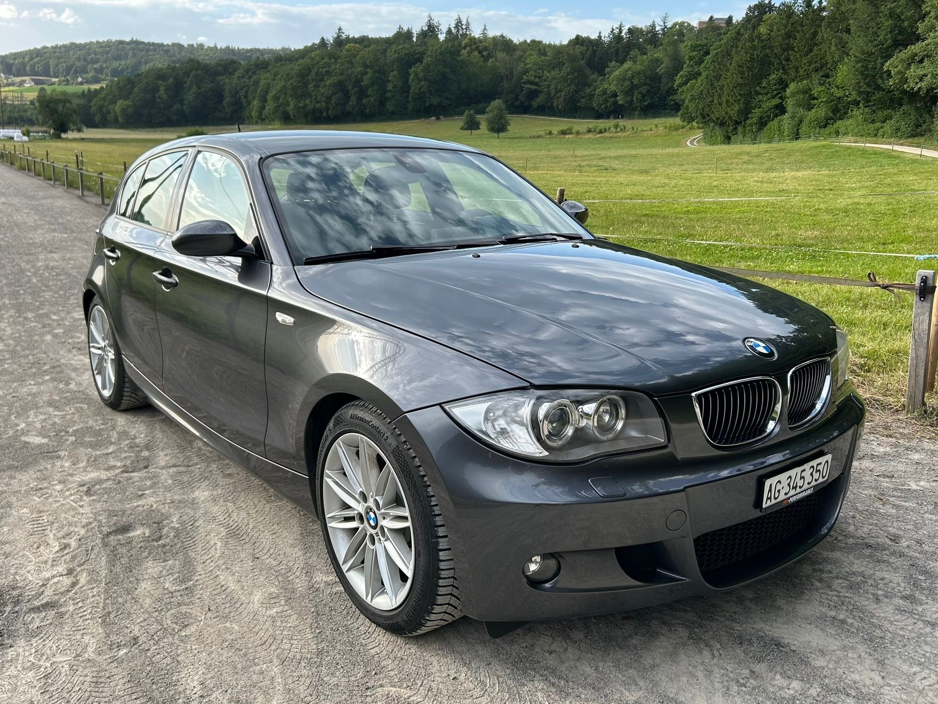 BMW 130i-image-0