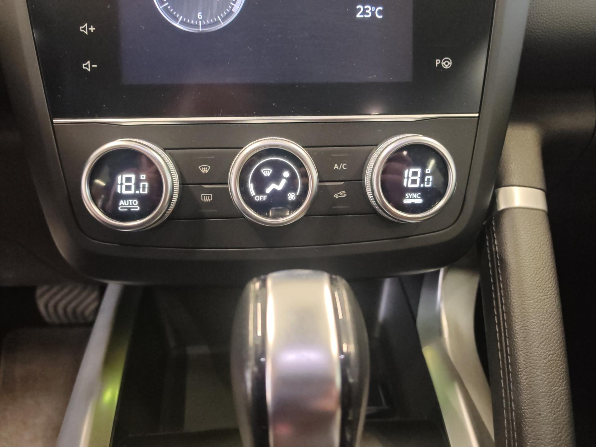 RENAULT Kadjar 1.3 16V Turbo Intens EDC-image-18