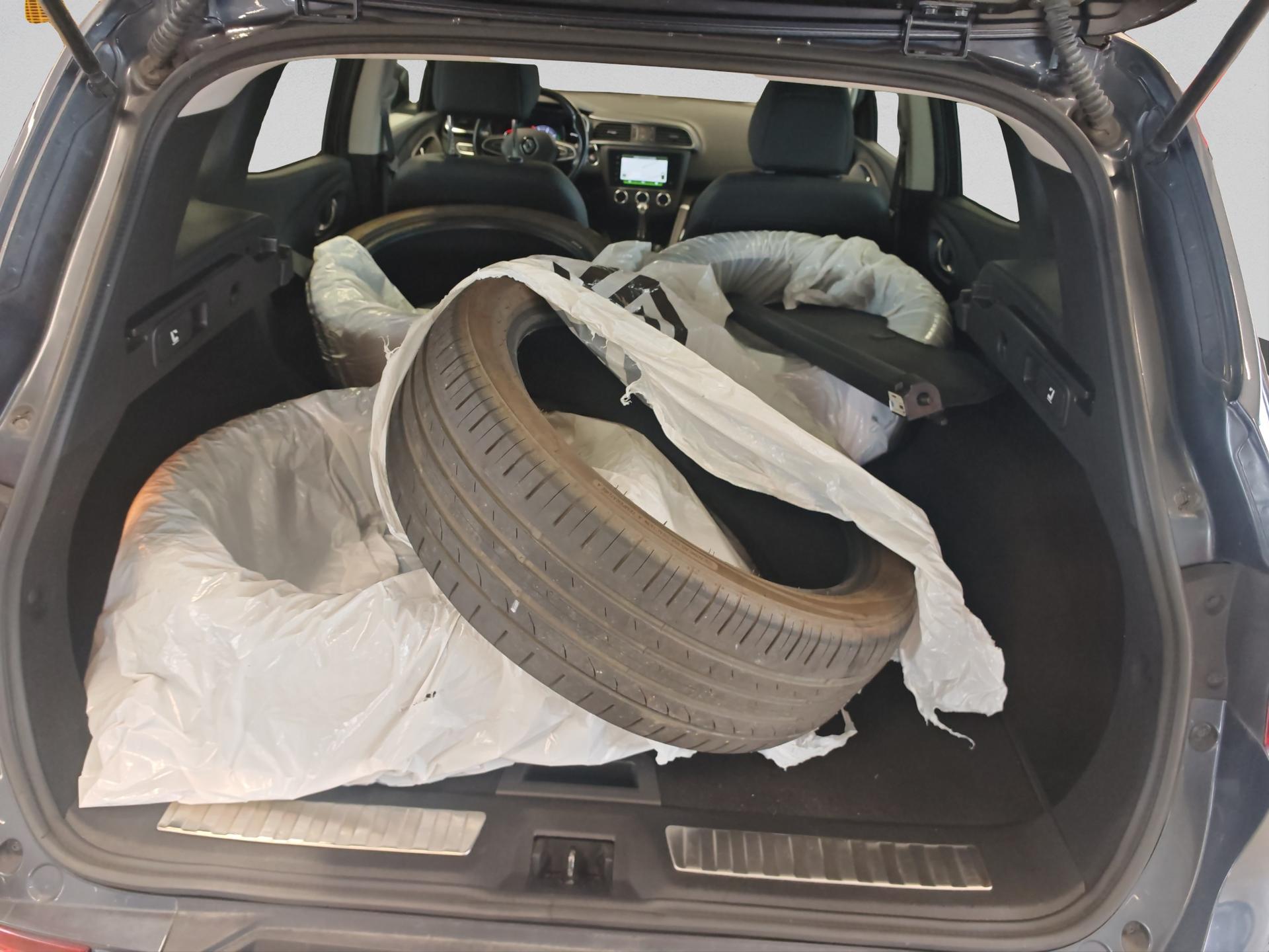 RENAULT Kadjar 1.3 16V Turbo Intens EDC-image-14