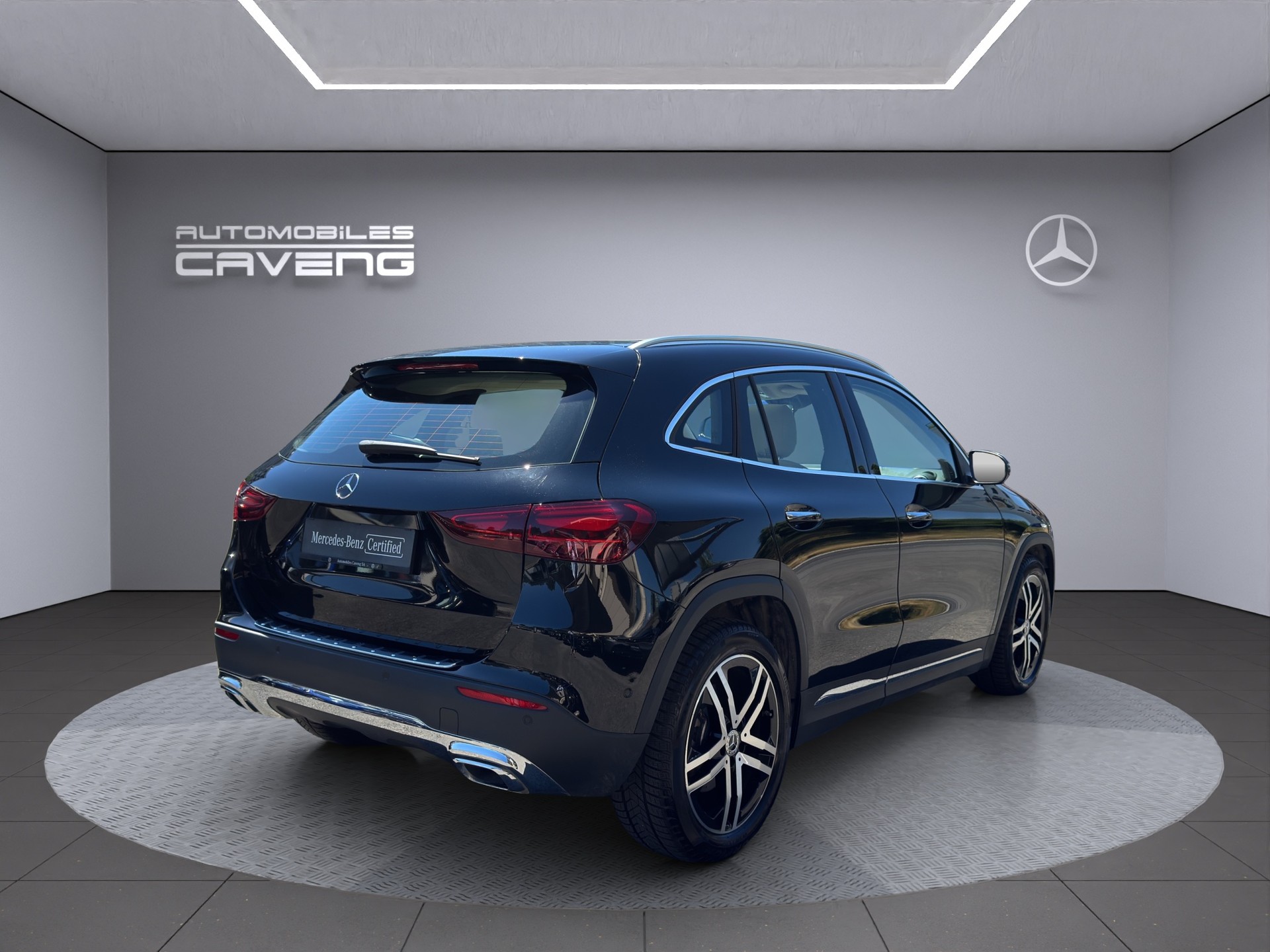 MERCEDES-BENZ GLA 250 4Matic 8G-DCT Swiss Star-image-4