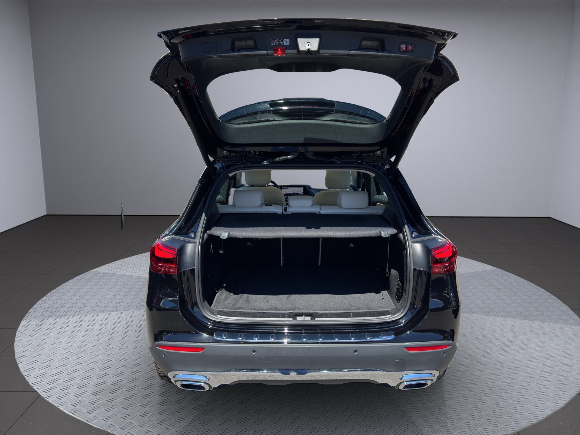 MERCEDES-BENZ GLA 250 4Matic 8G-DCT Swiss Star-image-17