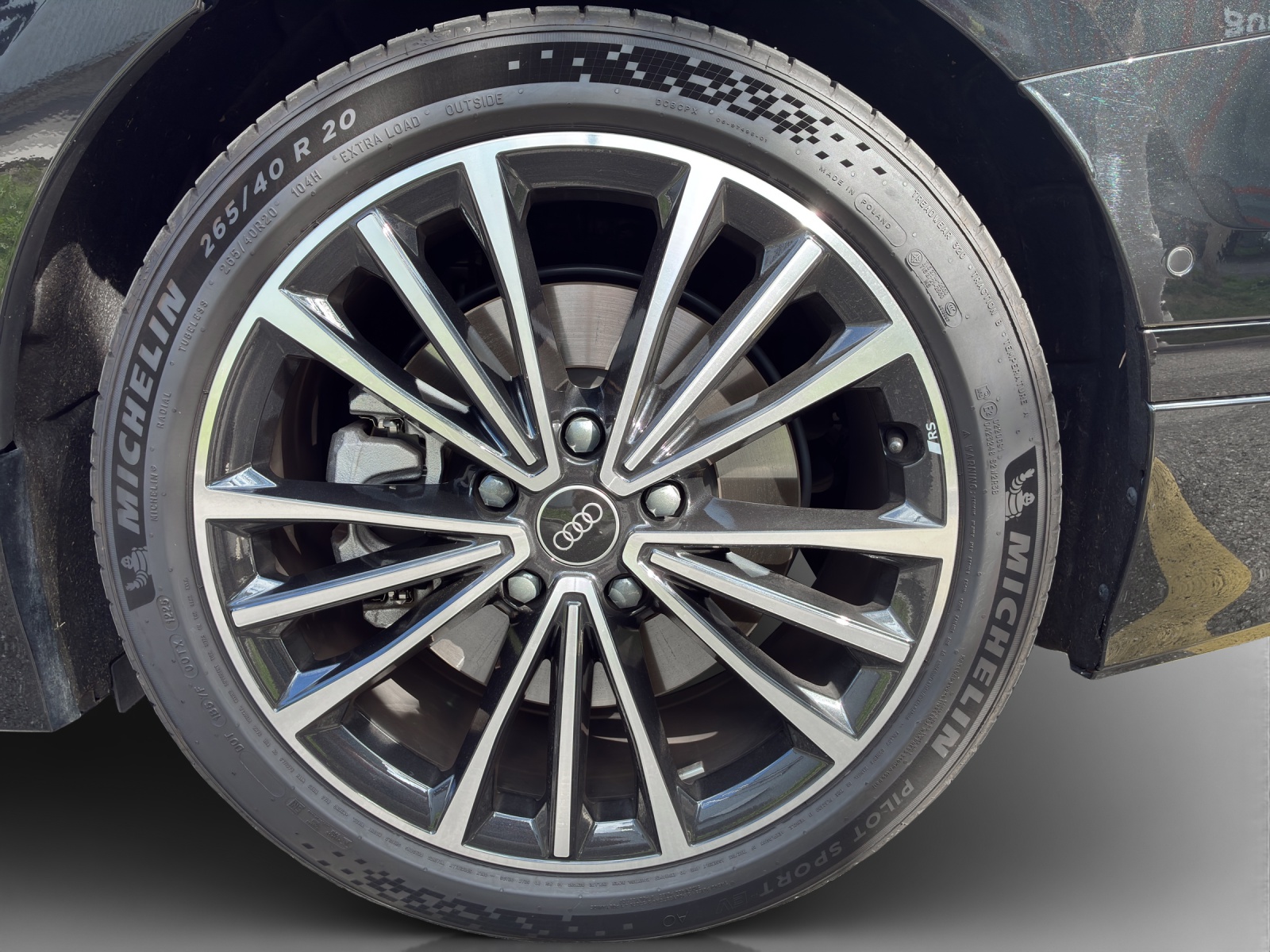 AUDI A6 Avant e-tron quattro-image-13