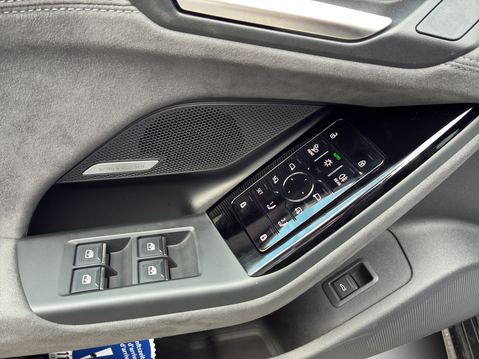 AUDI A6 Avant e-tron quattro-image-14