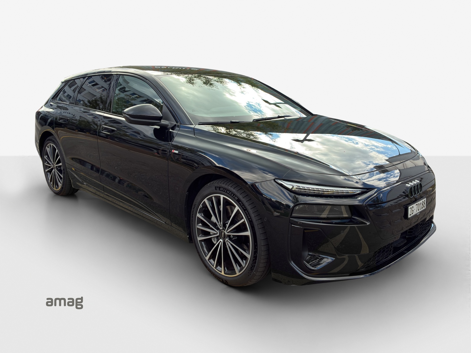 AUDI A6 Avant e-tron quattro-image-5