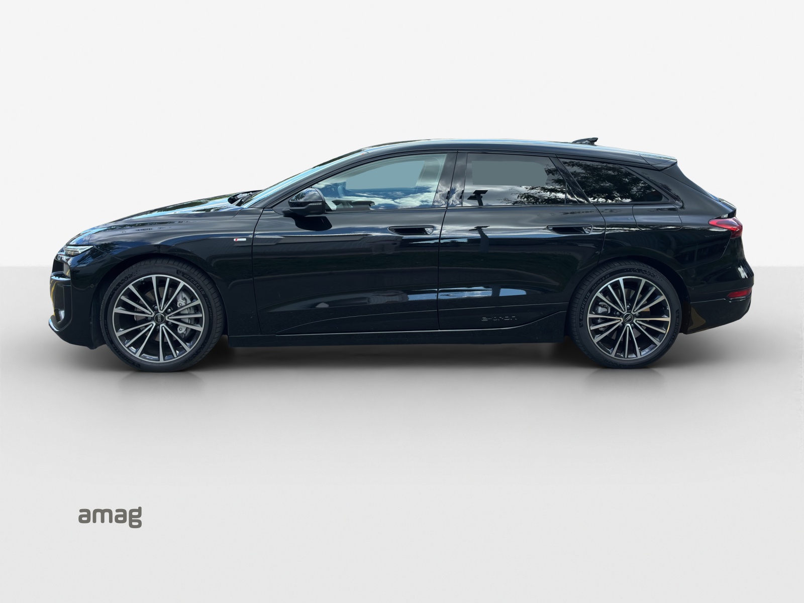 AUDI A6 Avant e-tron quattro-image-1