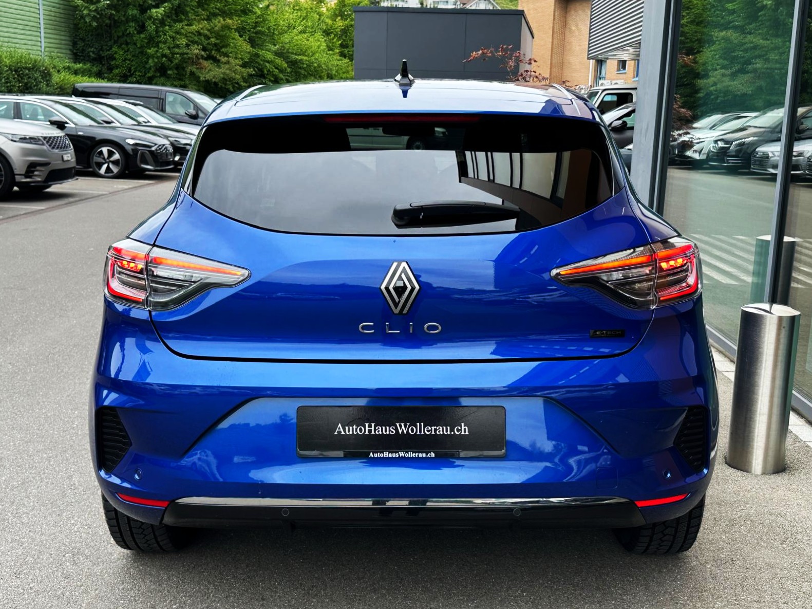 RENAULT Clio 1.6 E-Tech techno / CH Auslieferung-image-3