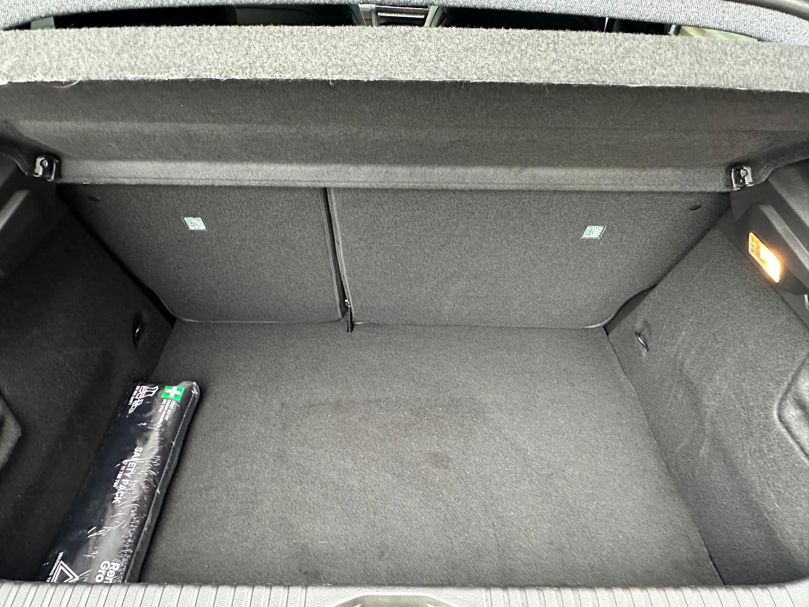 RENAULT Clio 1.6 E-Tech techno / CH Auslieferung-image-20