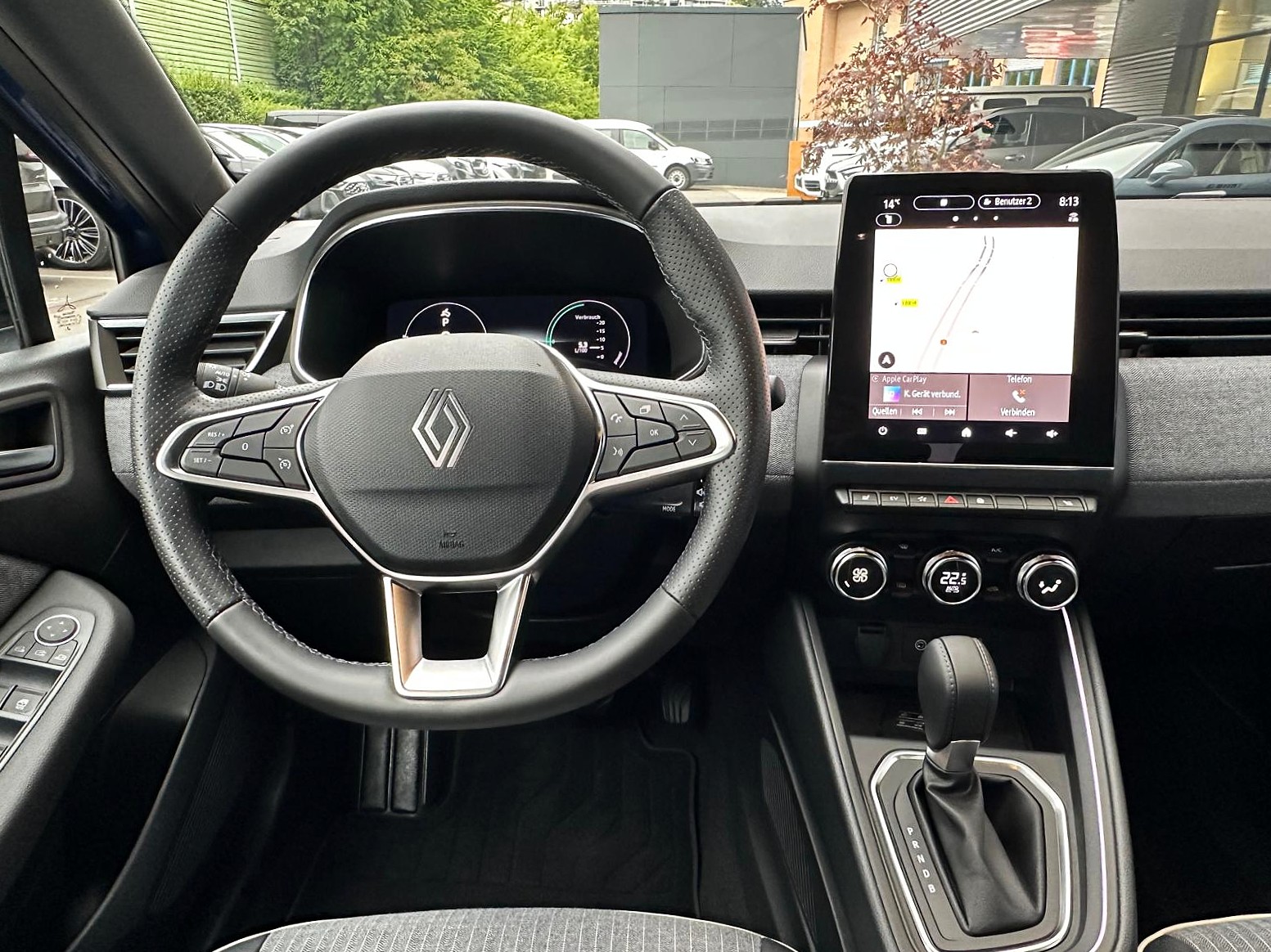 RENAULT Clio 1.6 E-Tech techno / CH Auslieferung-image-12