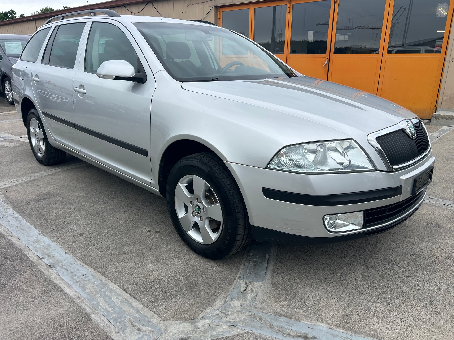 SKODA Octavia 1.9 TDI Adventure 4x4-image-5