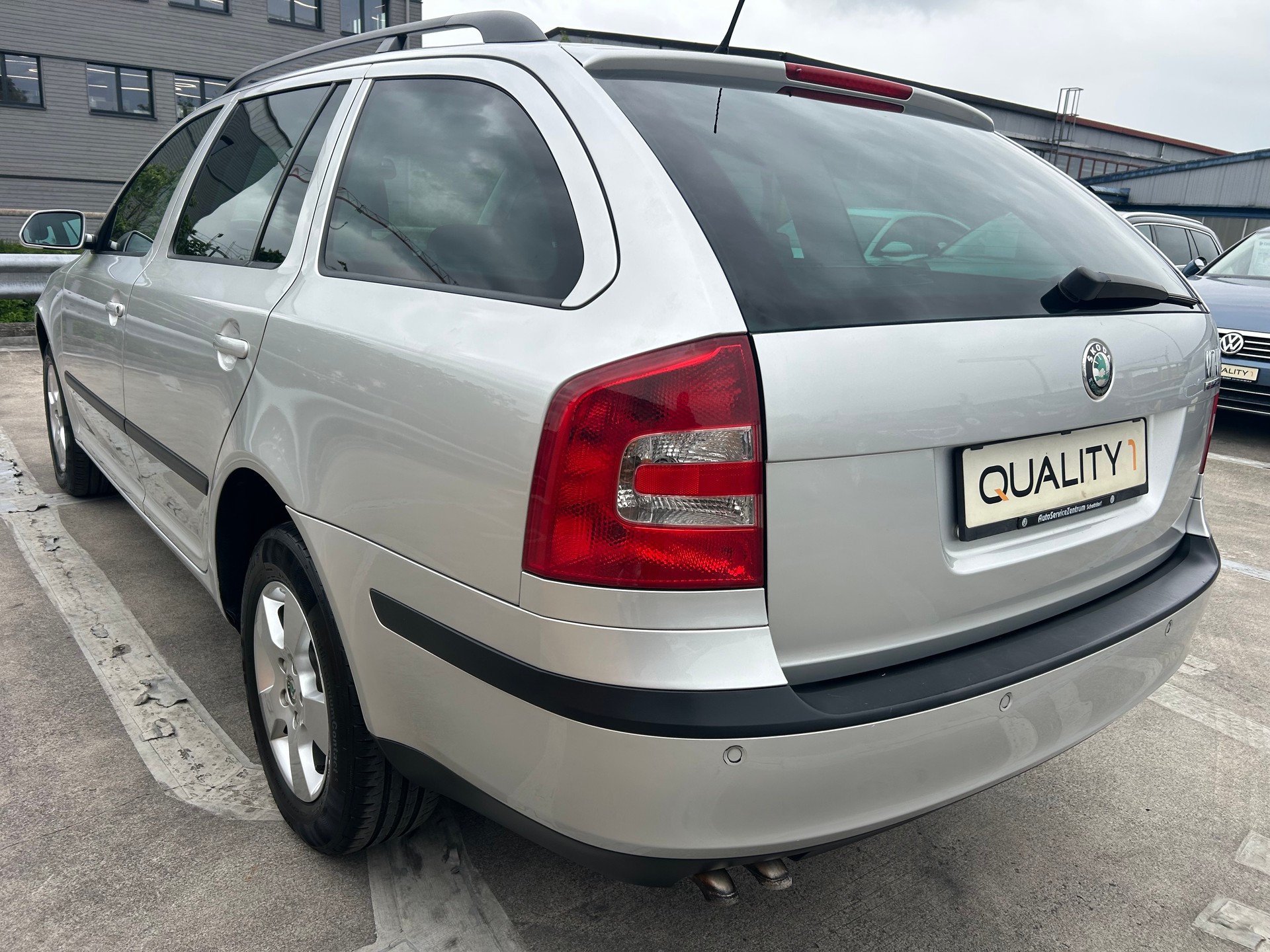 SKODA Octavia 1.9 TDI Adventure 4x4-image-2