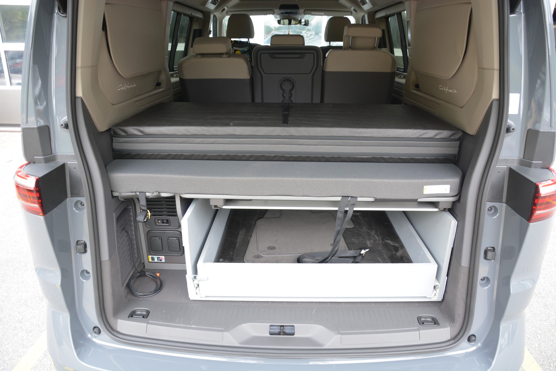 VW California 2.0 TSI Beach Tour-image-14