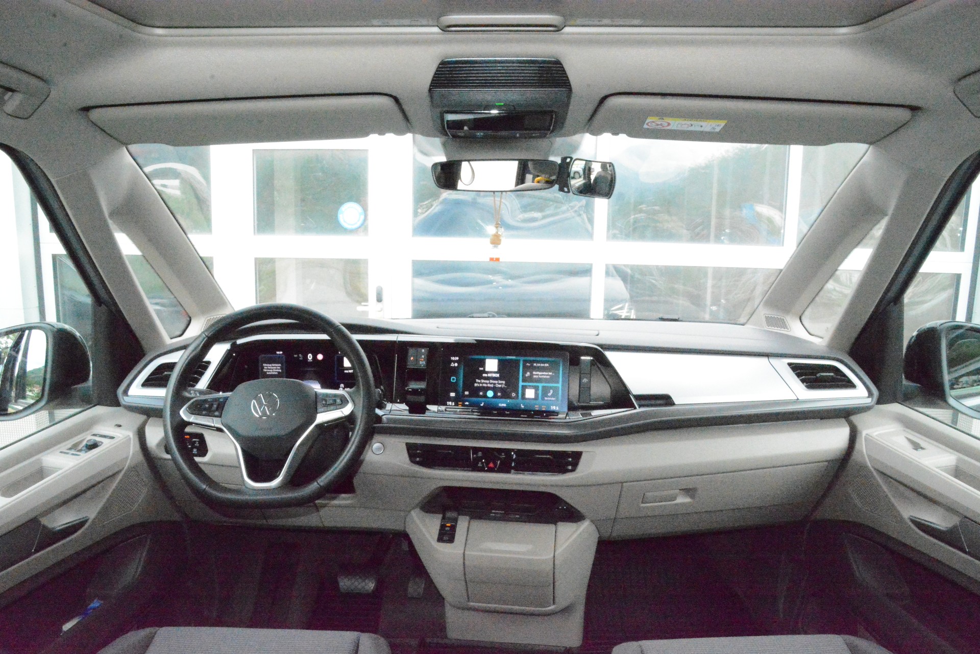 VW California 2.0 TSI Beach Tour-image-5