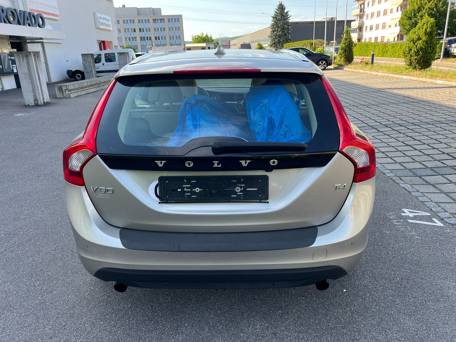 VOLVO V60 T4 Summum-image-3