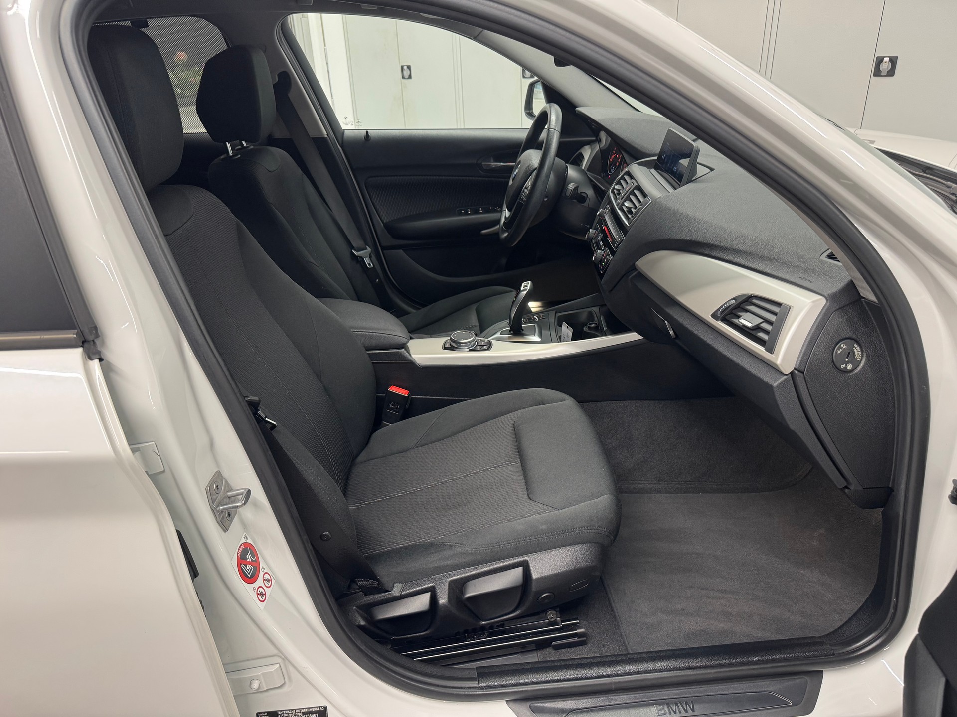 BMW 118i Steptronic-image-11