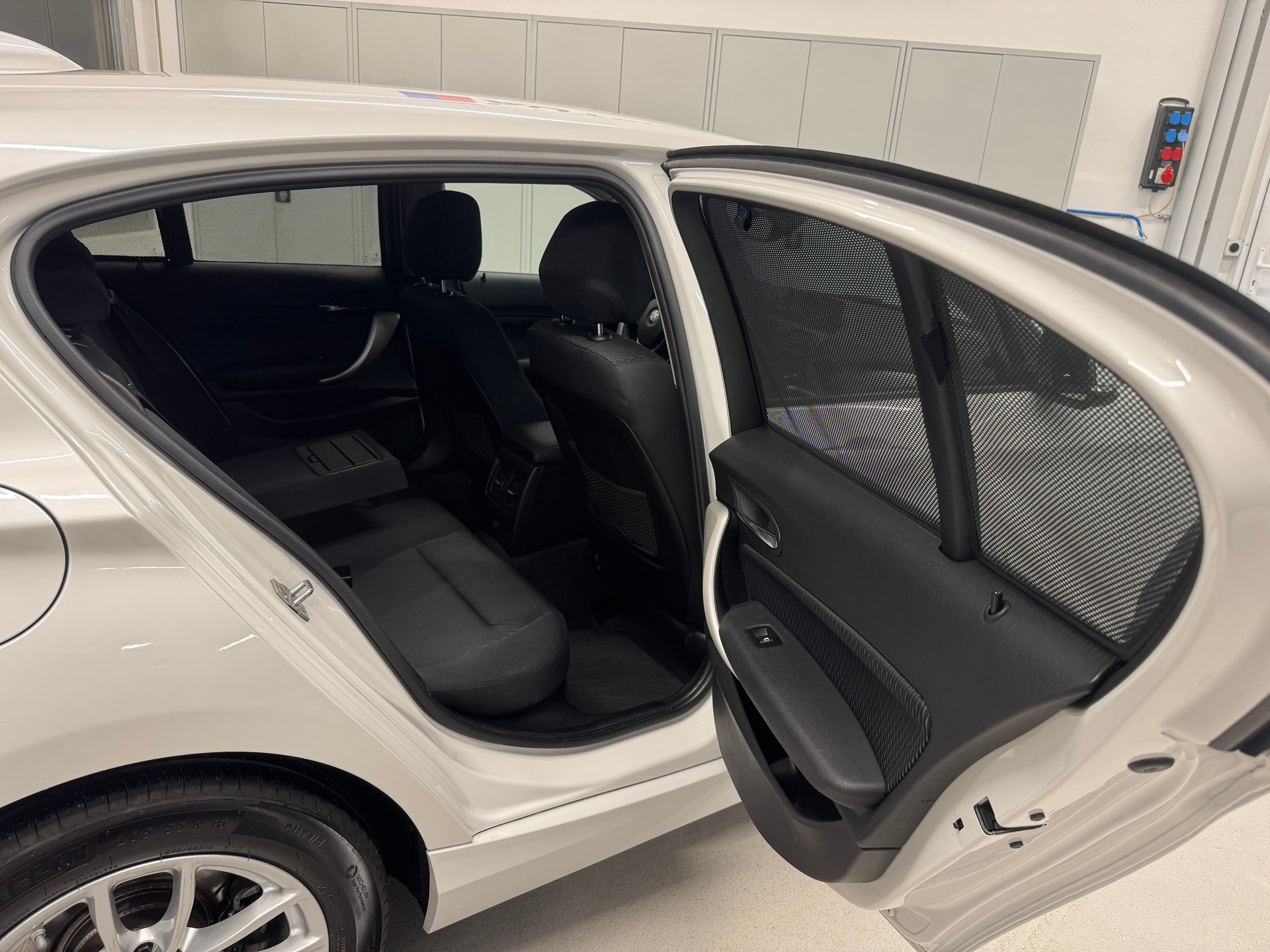 BMW 118i Steptronic-image-12