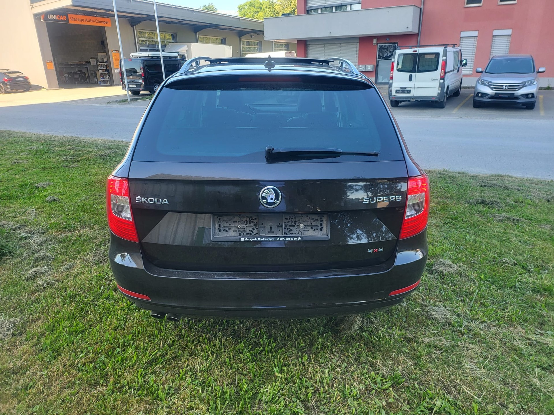 SKODA Superb Combi 2.0 TDi Business 4x4 DSG-image-8
