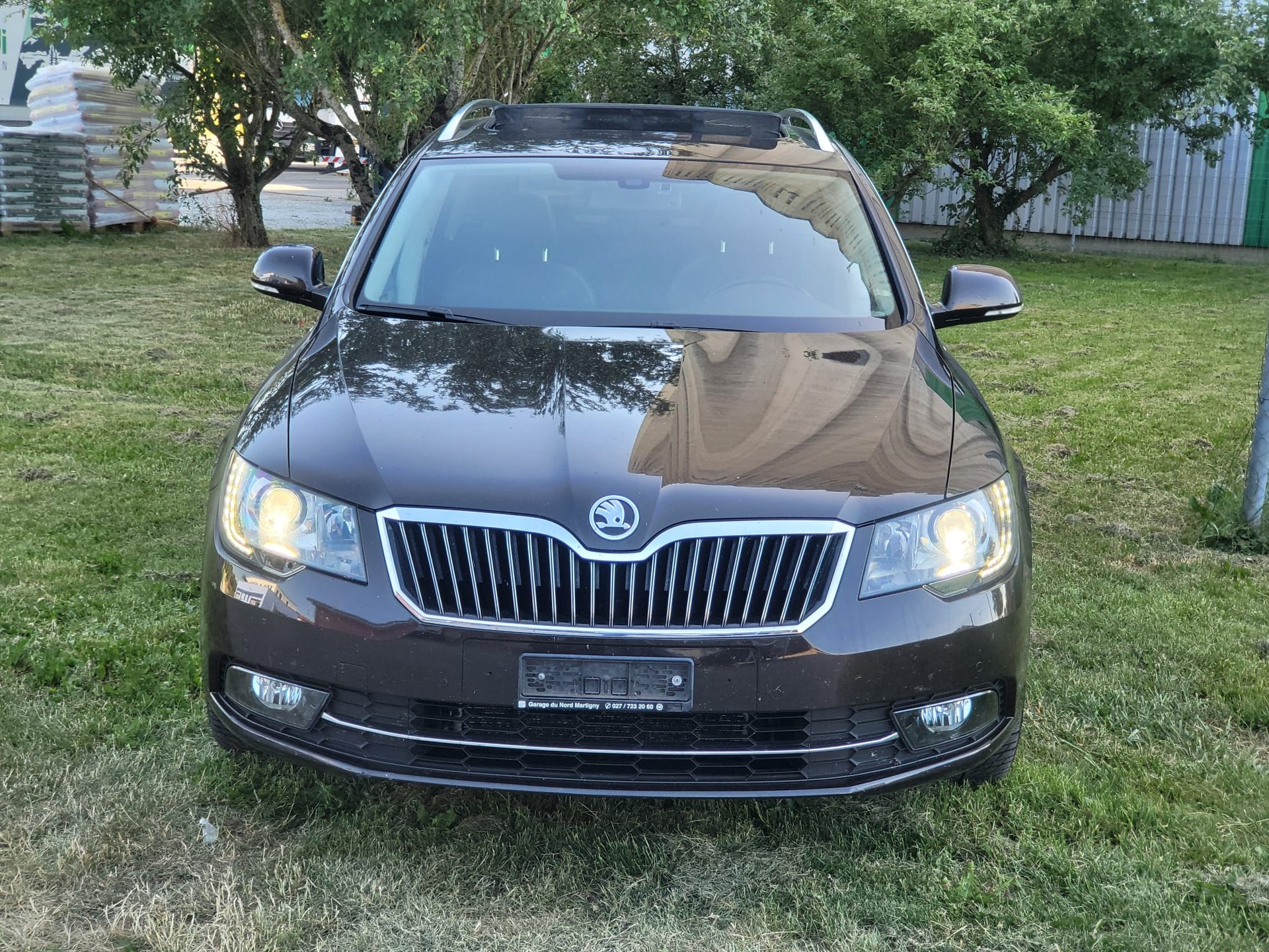 SKODA Superb Combi 2.0 TDi Business 4x4 DSG-image-2