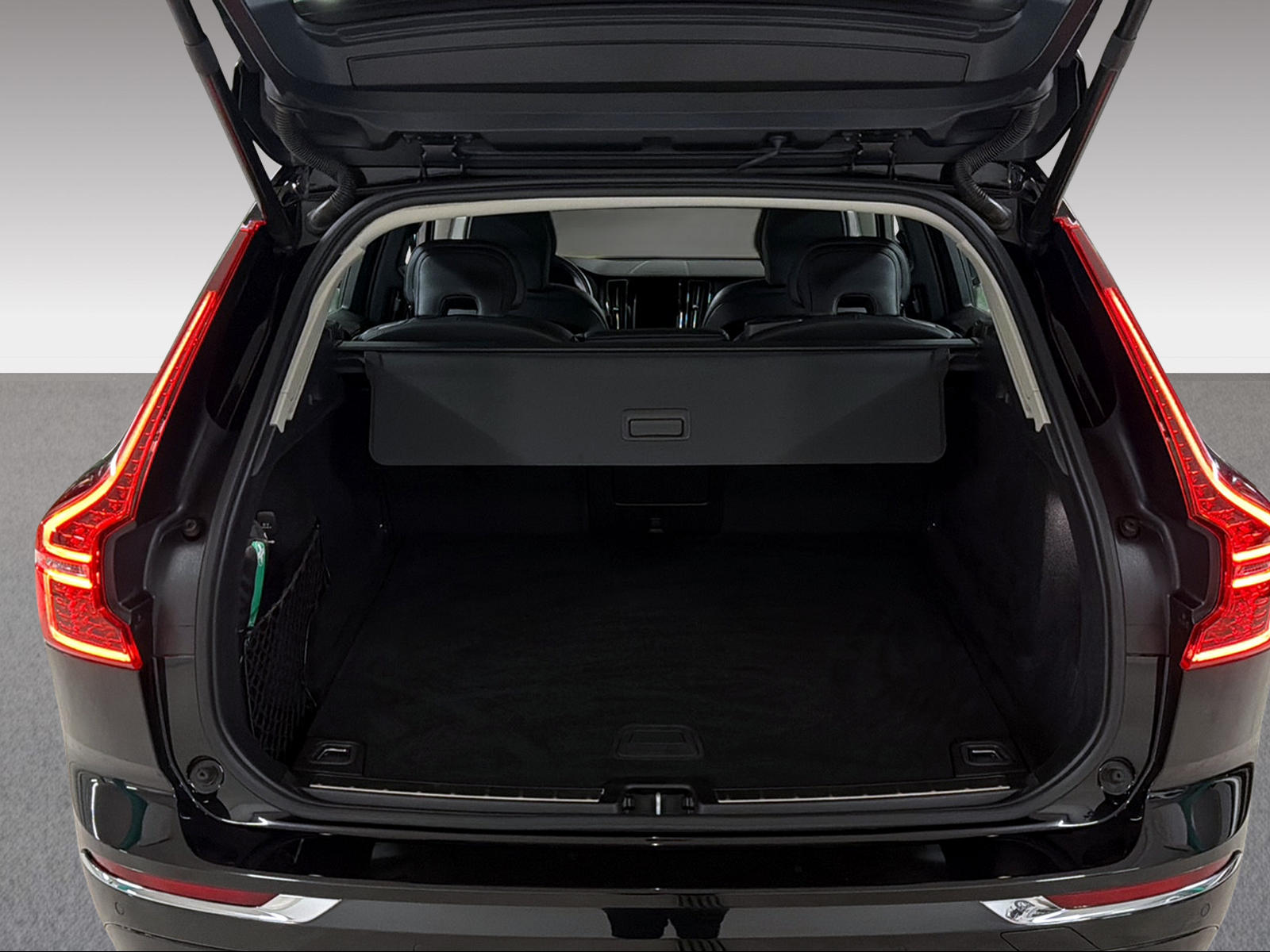 VOLVO XC60 2.0 B5 MH Inscription AWD-image-5