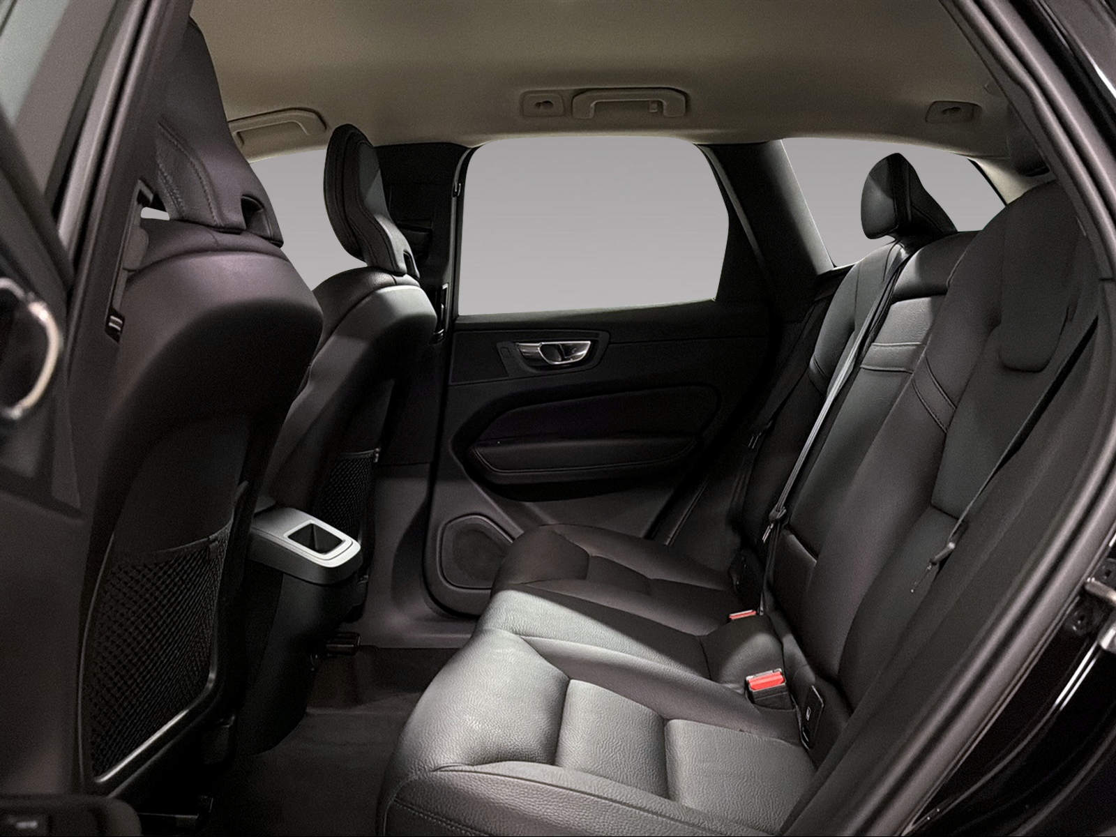 VOLVO XC60 2.0 B5 MH Inscription AWD-image-9
