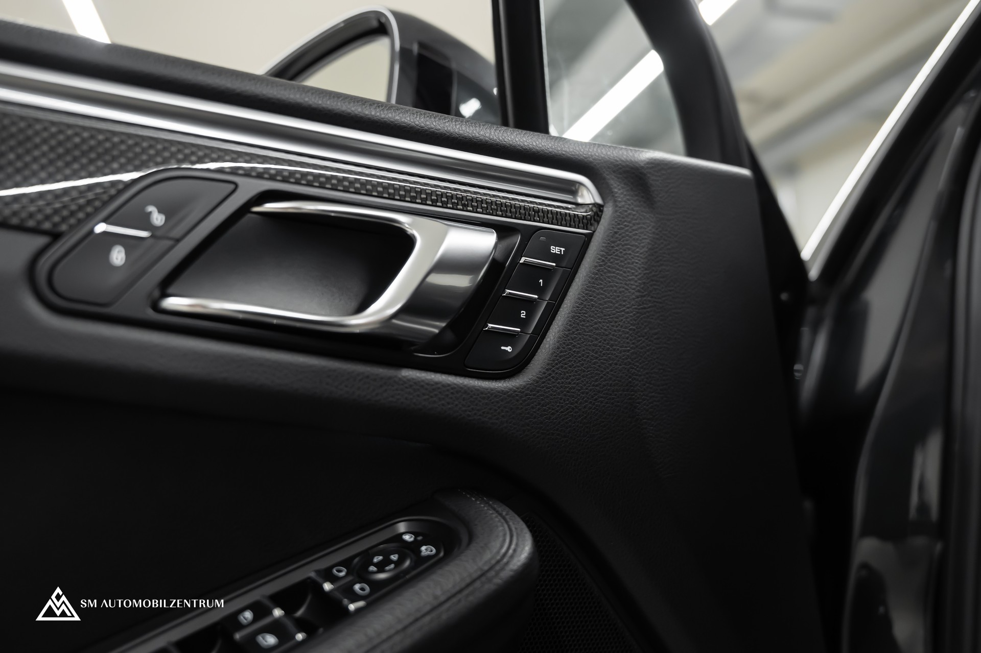 PORSCHE Macan 3.0 V6 S Diesel / Sport Chrono / Luftfahrwerk / Bose / 360° Kamera-image-21