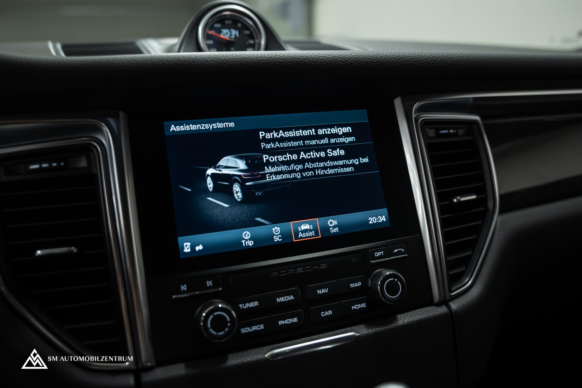 PORSCHE Macan 3.0 V6 S Diesel / Sport Chrono / Luftfahrwerk / Bose / 360° Kamera-image-34