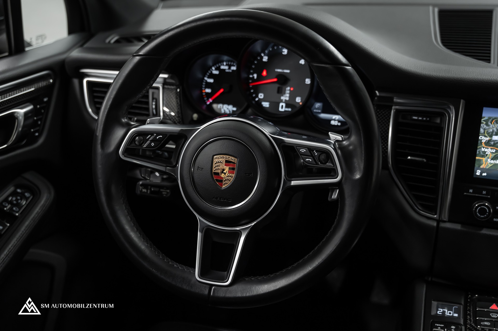 PORSCHE Macan 3.0 V6 S Diesel / Sport Chrono / Luftfahrwerk / Bose / 360° Kamera-image-19
